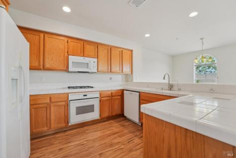 43 Johnson Street Windsor CA 95492