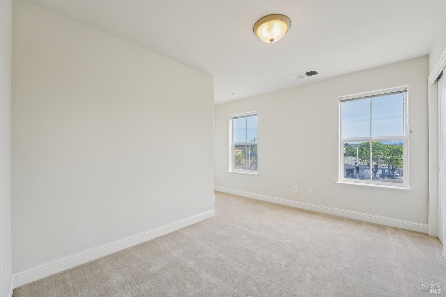 43 Johnson Street Windsor CA 95492