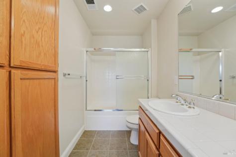 43 Johnson Street Windsor CA 95492