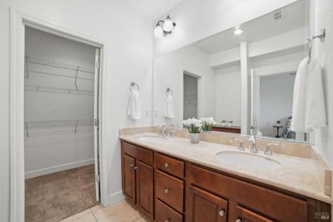 2216 Bell Flower Lane Santa Rosa CA 95404