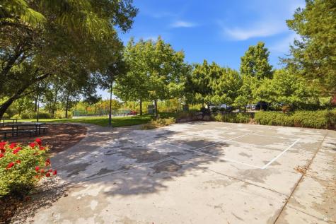 2216 Bell Flower Lane Santa Rosa CA 95404