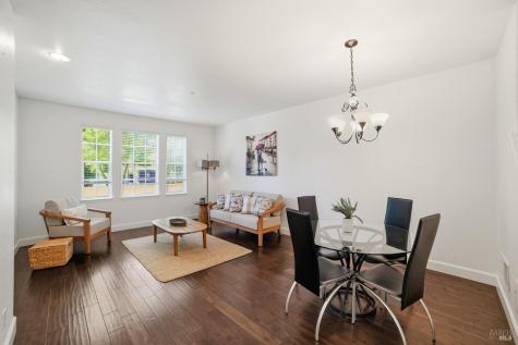 2216 Bell Flower Lane Santa Rosa CA 95404