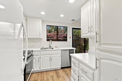 210 Albion Court Novato CA 94947