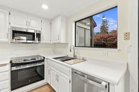 210 Albion Court Novato CA 94947