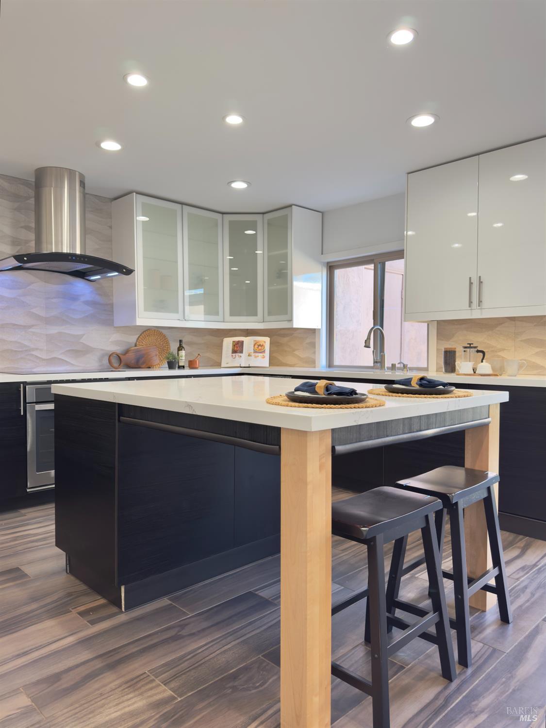 962 Marina Drive Napa CA 94559