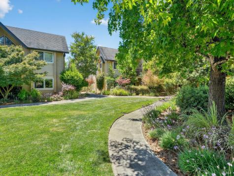 216 Foss Creek Circle Healdsburg CA 95448