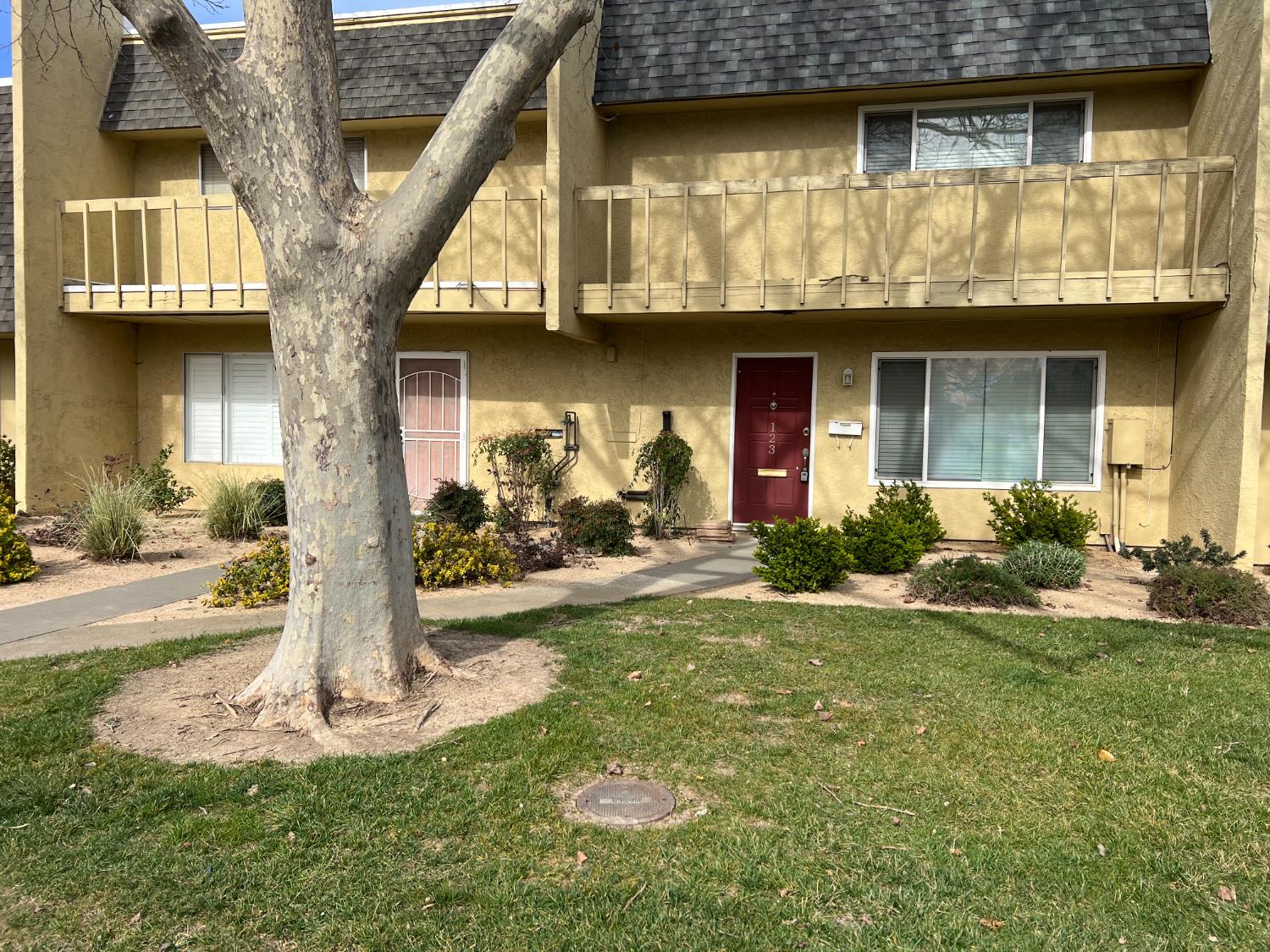 728 W Lincoln Avenue Woodland CA 95695