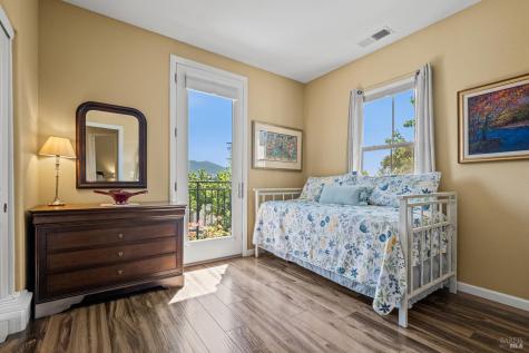 180 Healdsburg Avenue Cloverdale CA 95425