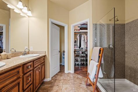 180 Healdsburg Avenue Cloverdale CA 95425
