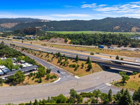 180 Healdsburg Avenue Cloverdale CA 95425