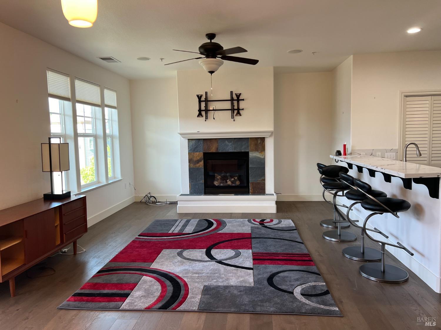 194 Johnson Street Windsor CA 95492
