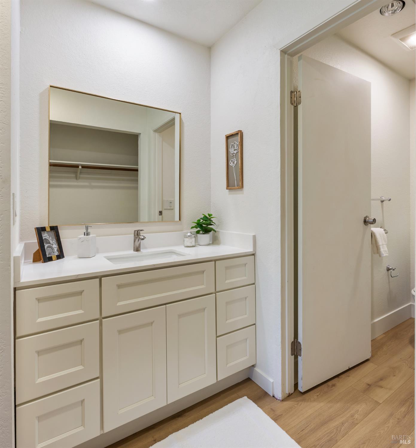 902 Marylyn Circle Petaluma CA 94954