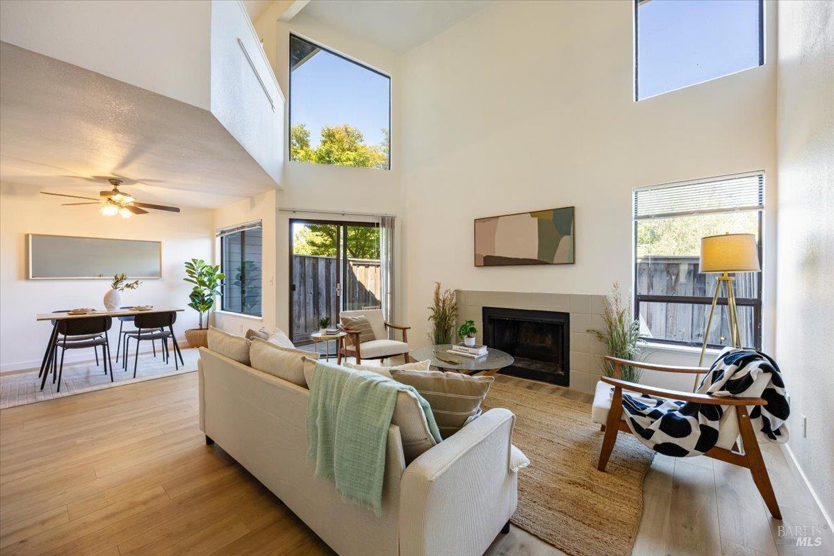 902 Marylyn Circle Petaluma CA 94954