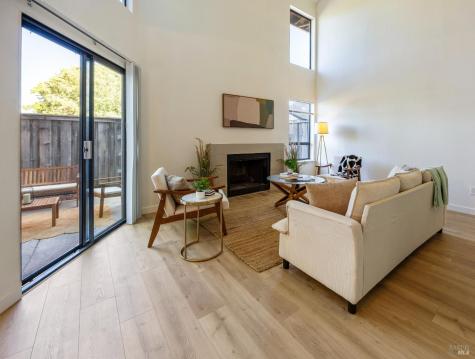902 Marylyn Circle Petaluma CA 94954