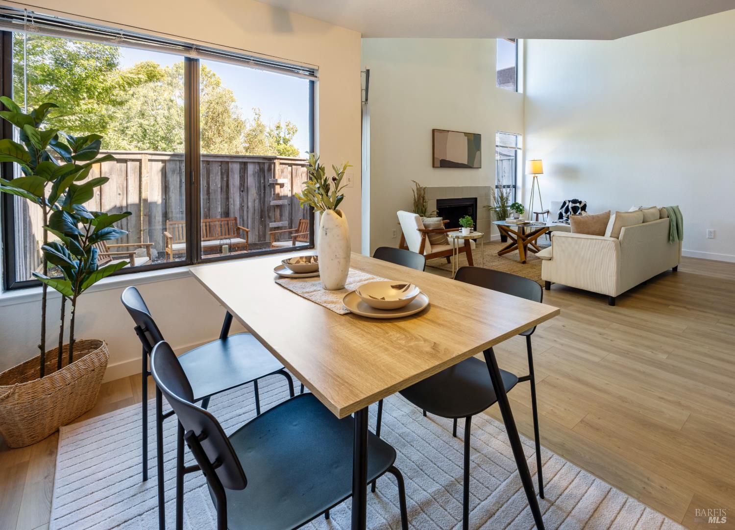 902 Marylyn Circle Petaluma CA 94954