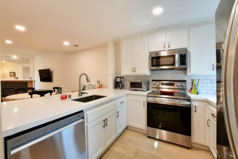 1402 Marylyn Circle Petaluma CA 94954