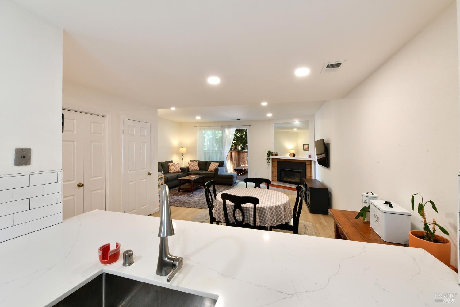 1402 Marylyn Circle Petaluma CA 94954