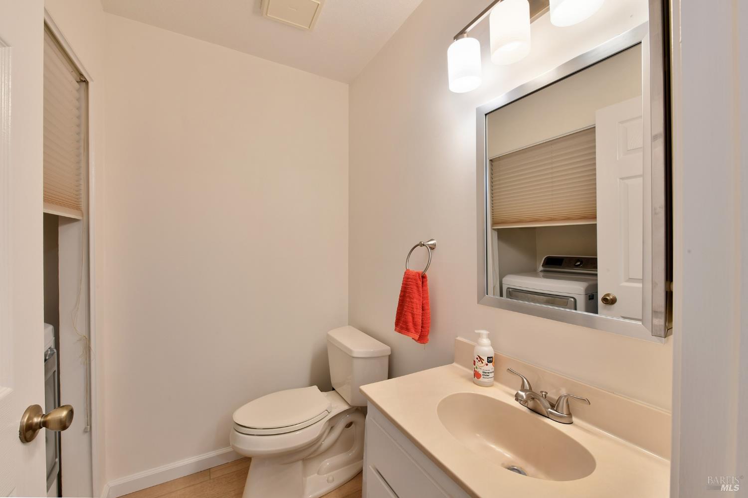 1402 Marylyn Circle Petaluma CA 94954