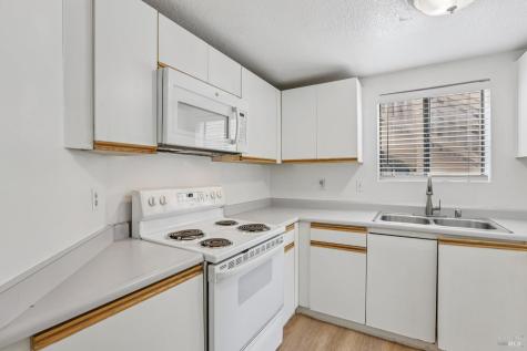 425 Mission Boulevard Santa Rosa CA 95409