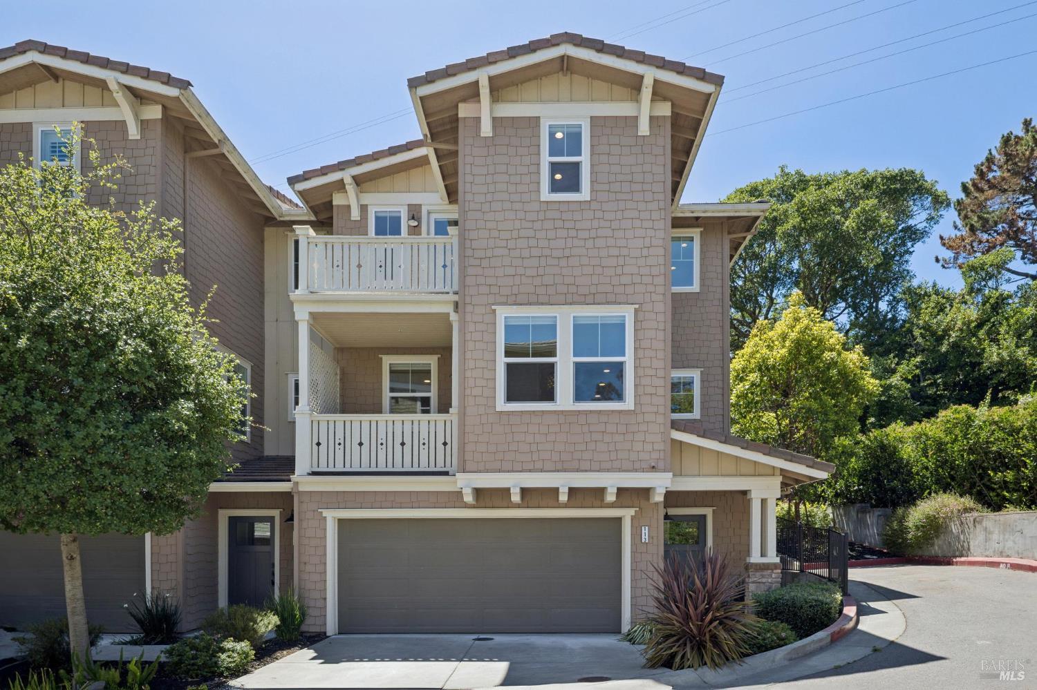 1425 Casa Buena Drive Corte Madera CA 94925