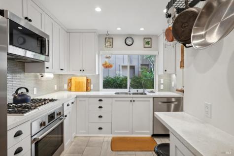 41 Flicker Drive Novato CA 94949