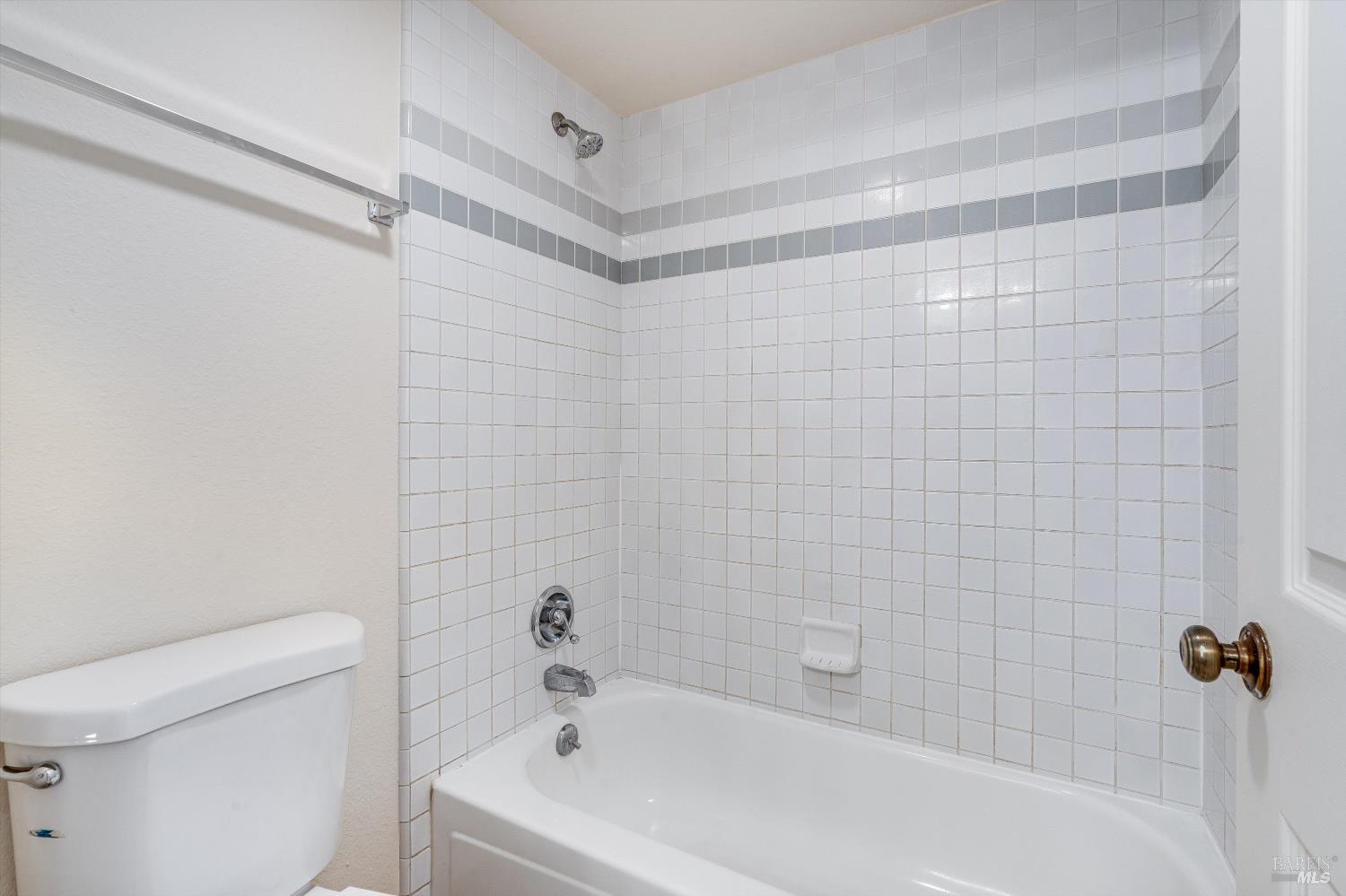 121 Elbridge Avenue Cloverdale CA 95425