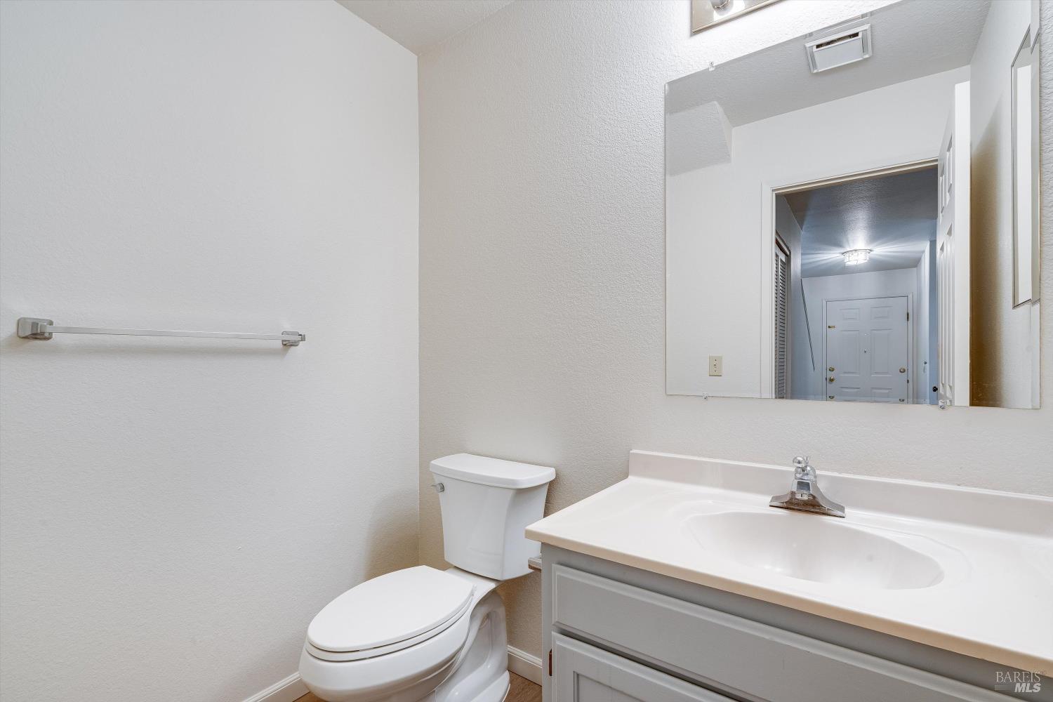 121 Elbridge Avenue Cloverdale CA 95425