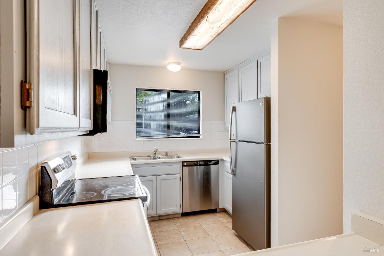 121 Elbridge Avenue Cloverdale CA 95425