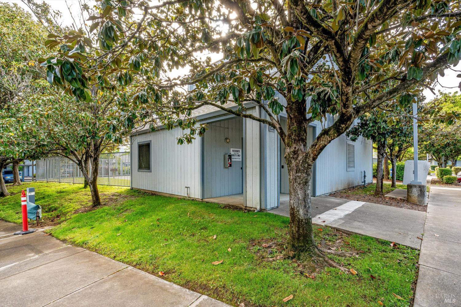 121 Elbridge Avenue Cloverdale CA 95425