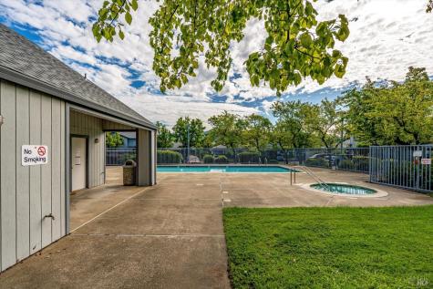 121 Elbridge Avenue Cloverdale CA 95425