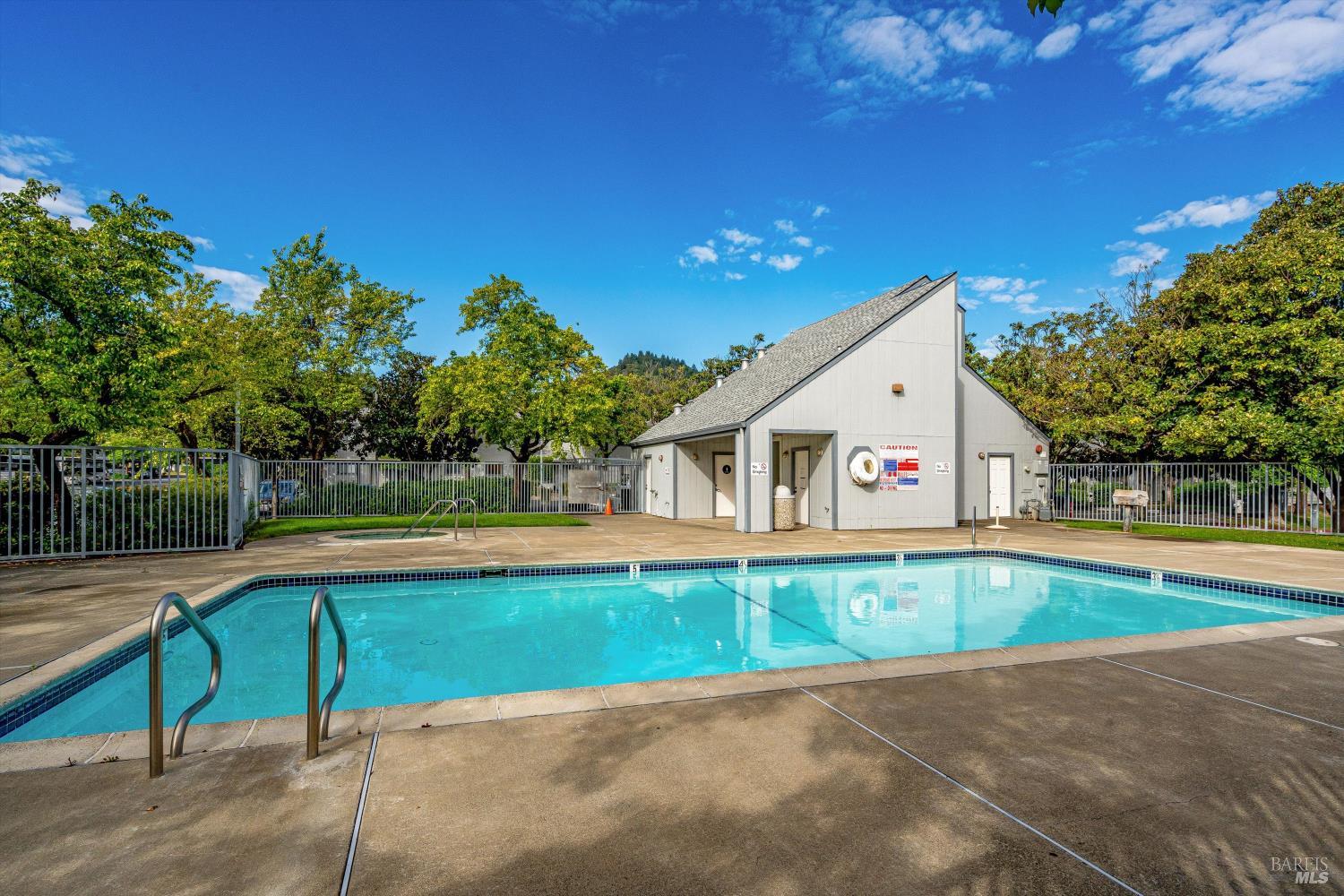121 Elbridge Avenue Cloverdale CA 95425