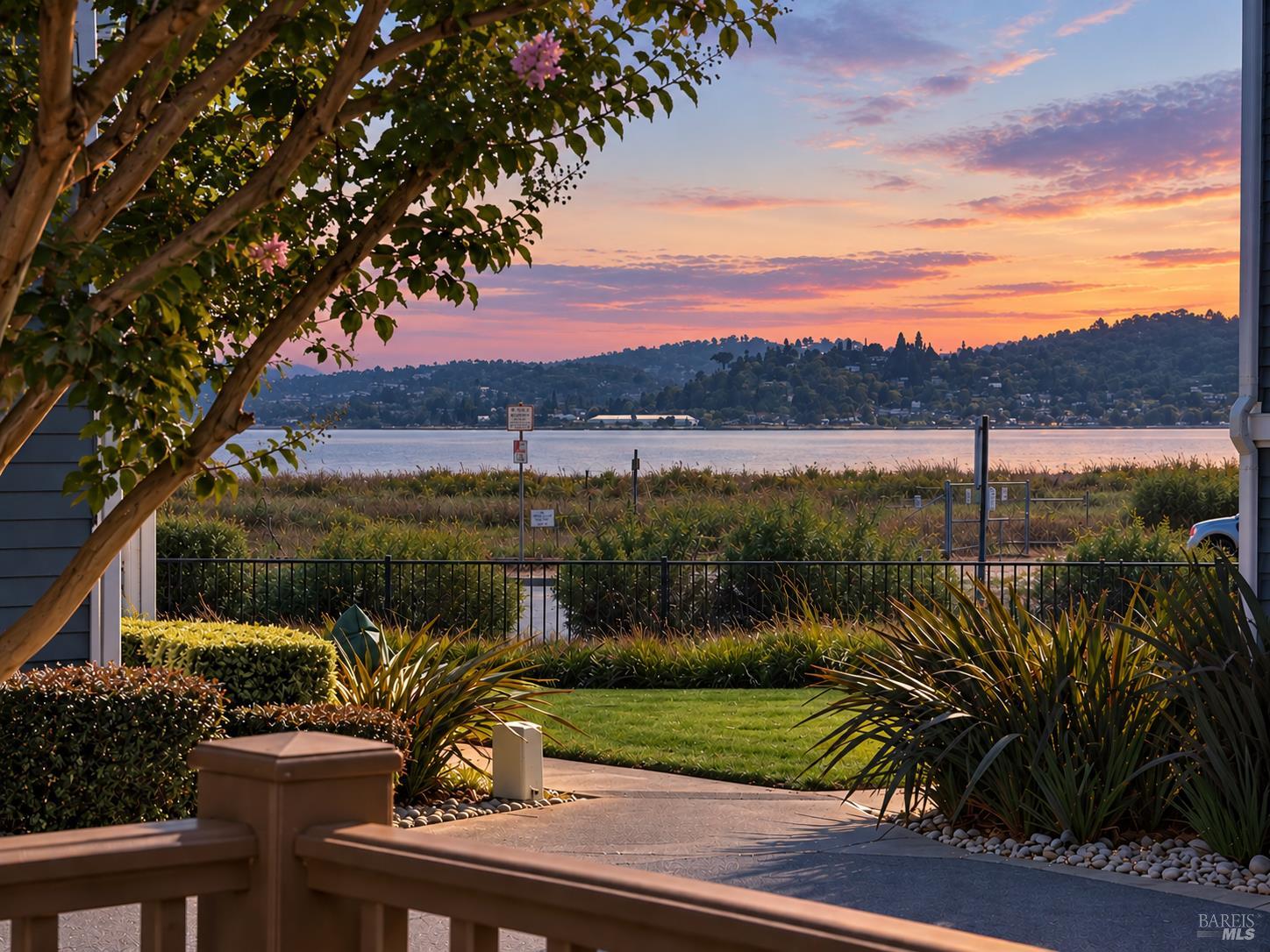 498 E E Street Benicia CA 94510