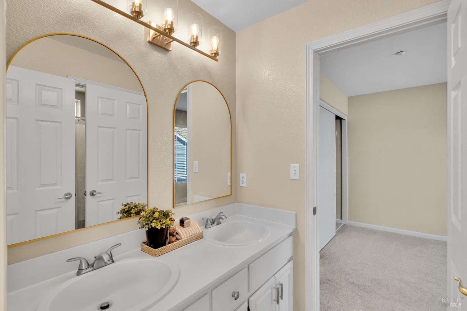 498 E E Street Benicia CA 94510