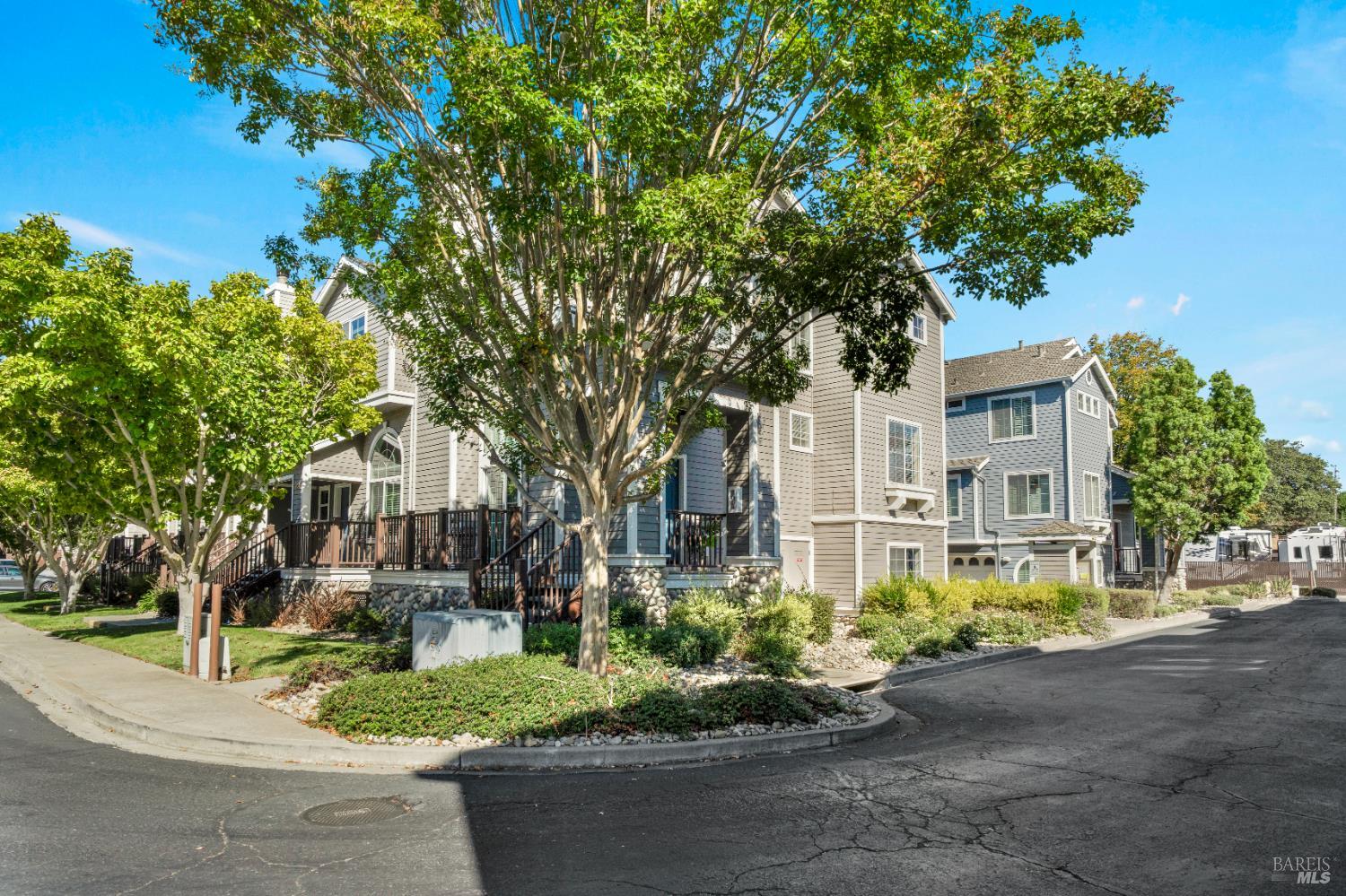 498 E E Street Benicia CA 94510