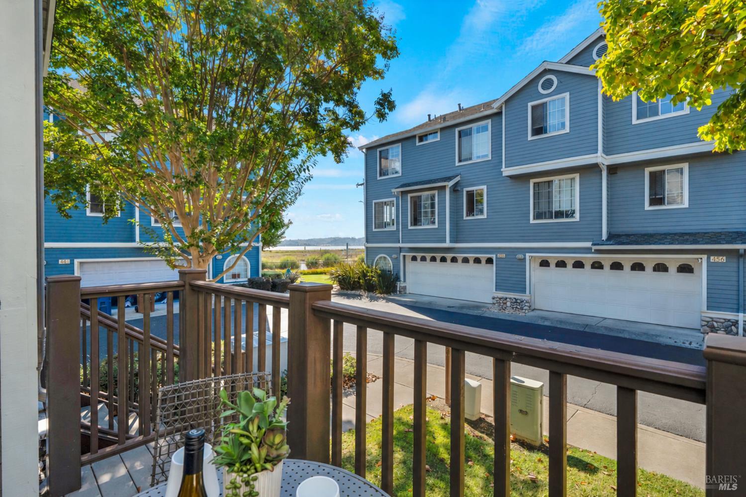 498 E E Street Benicia CA 94510