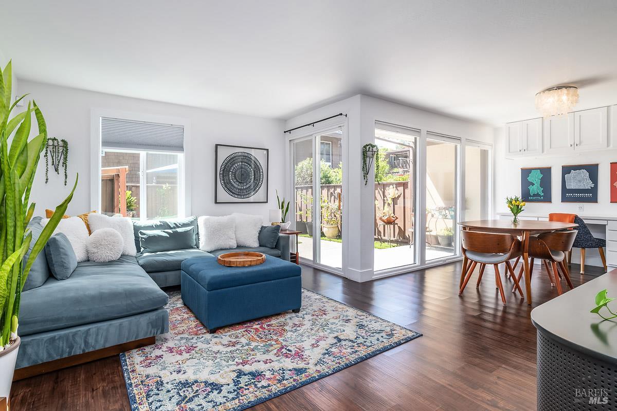 82 Surrey Lane San Rafael CA 94903