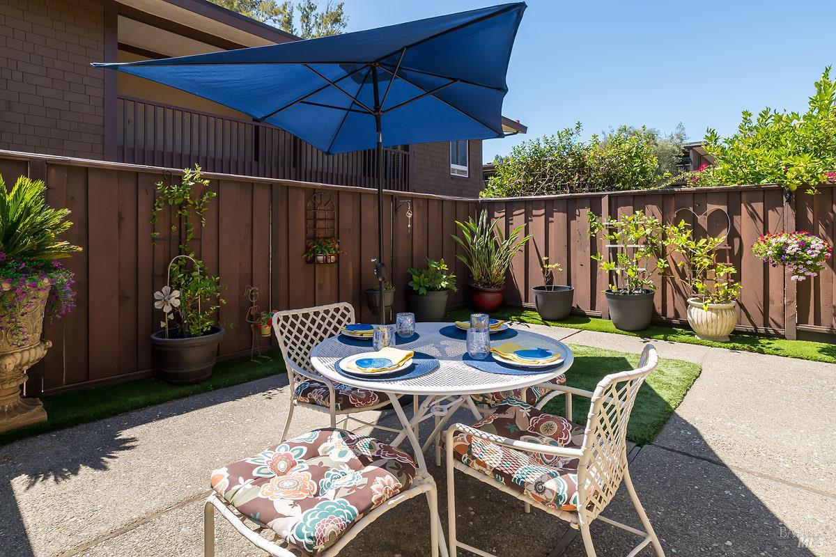 82 Surrey Lane San Rafael CA 94903