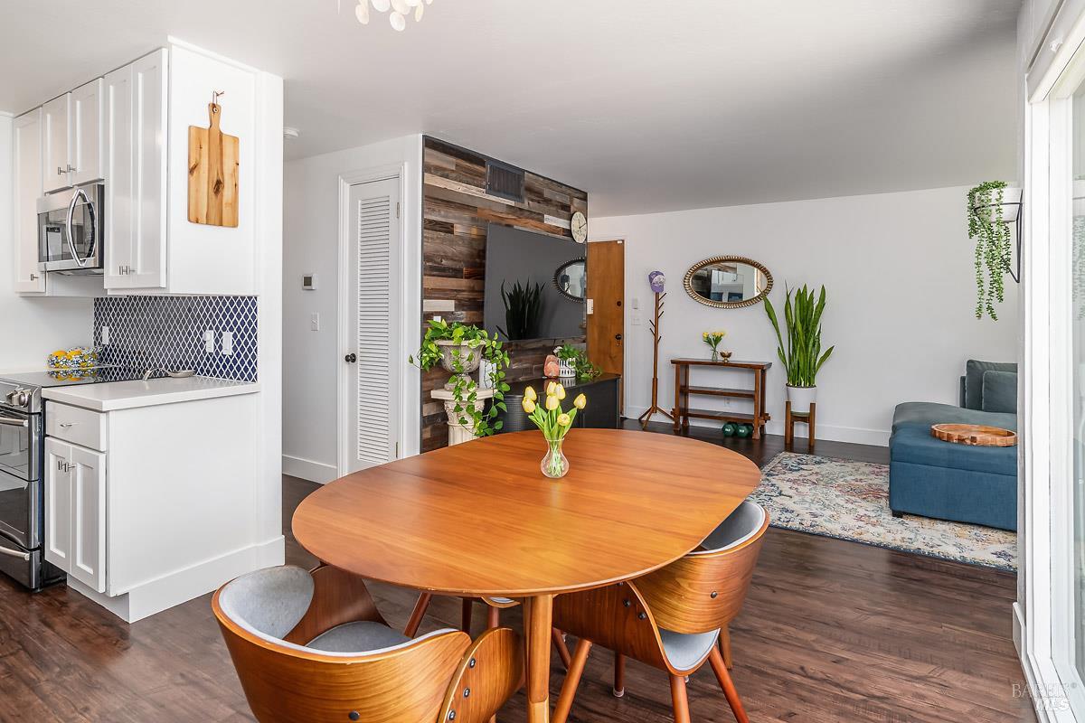 82 Surrey Lane San Rafael CA 94903