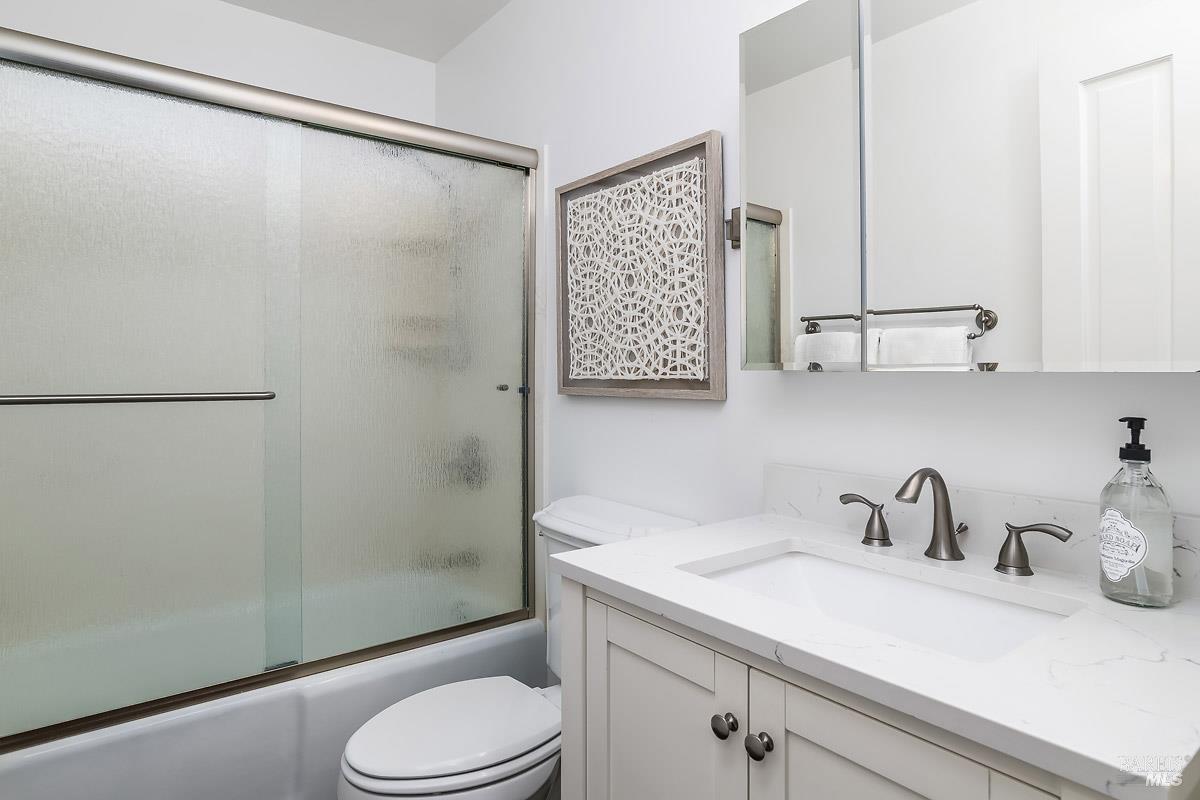 82 Surrey Lane San Rafael CA 94903