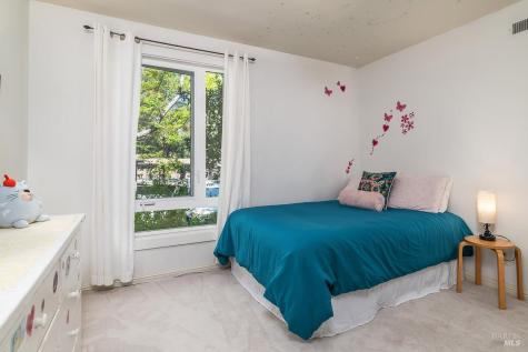 82 Surrey Lane San Rafael CA 94903