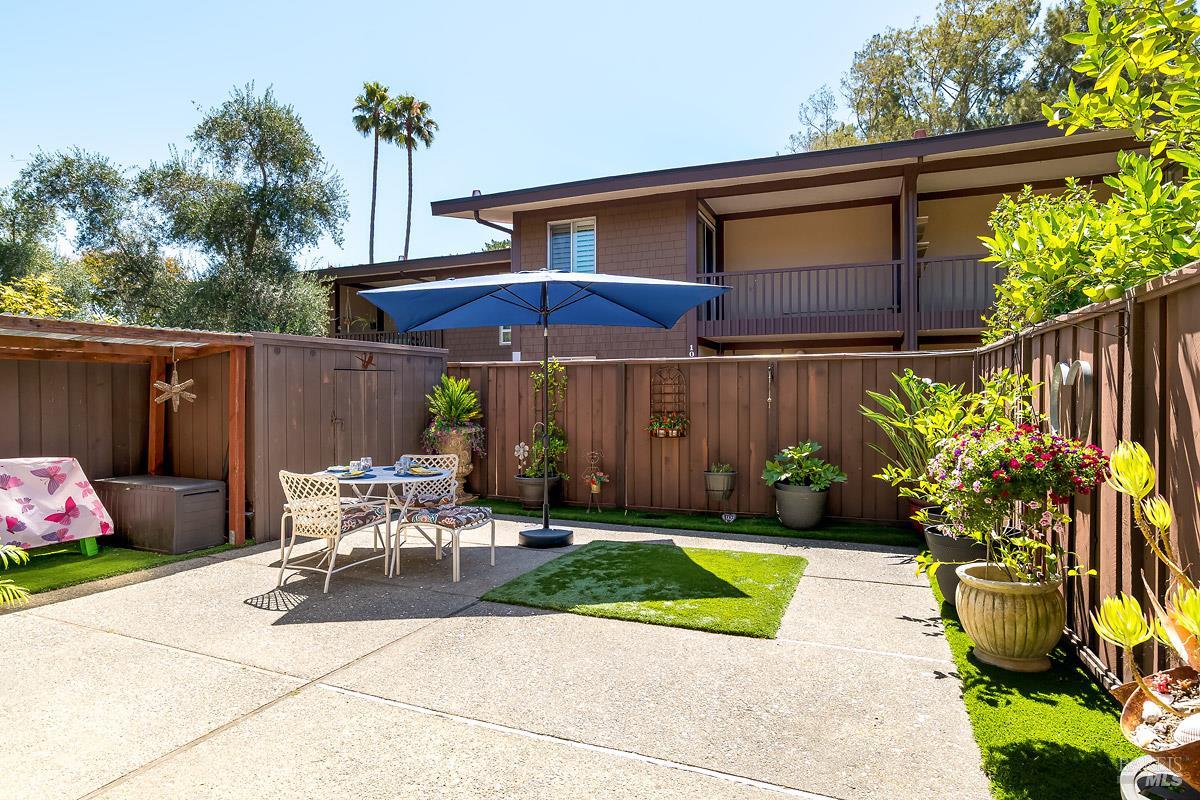 82 Surrey Lane San Rafael CA 94903