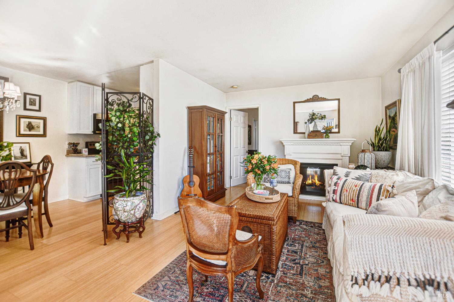 1574 Yardley Street Santa Rosa CA 95403