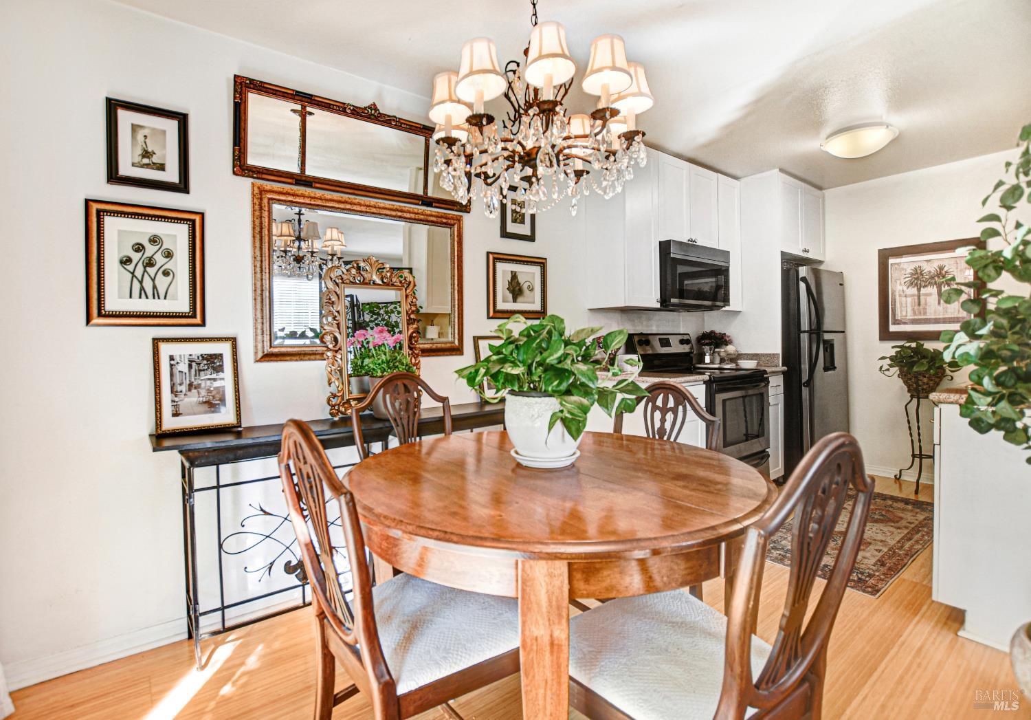 1574 Yardley Street Santa Rosa CA 95403