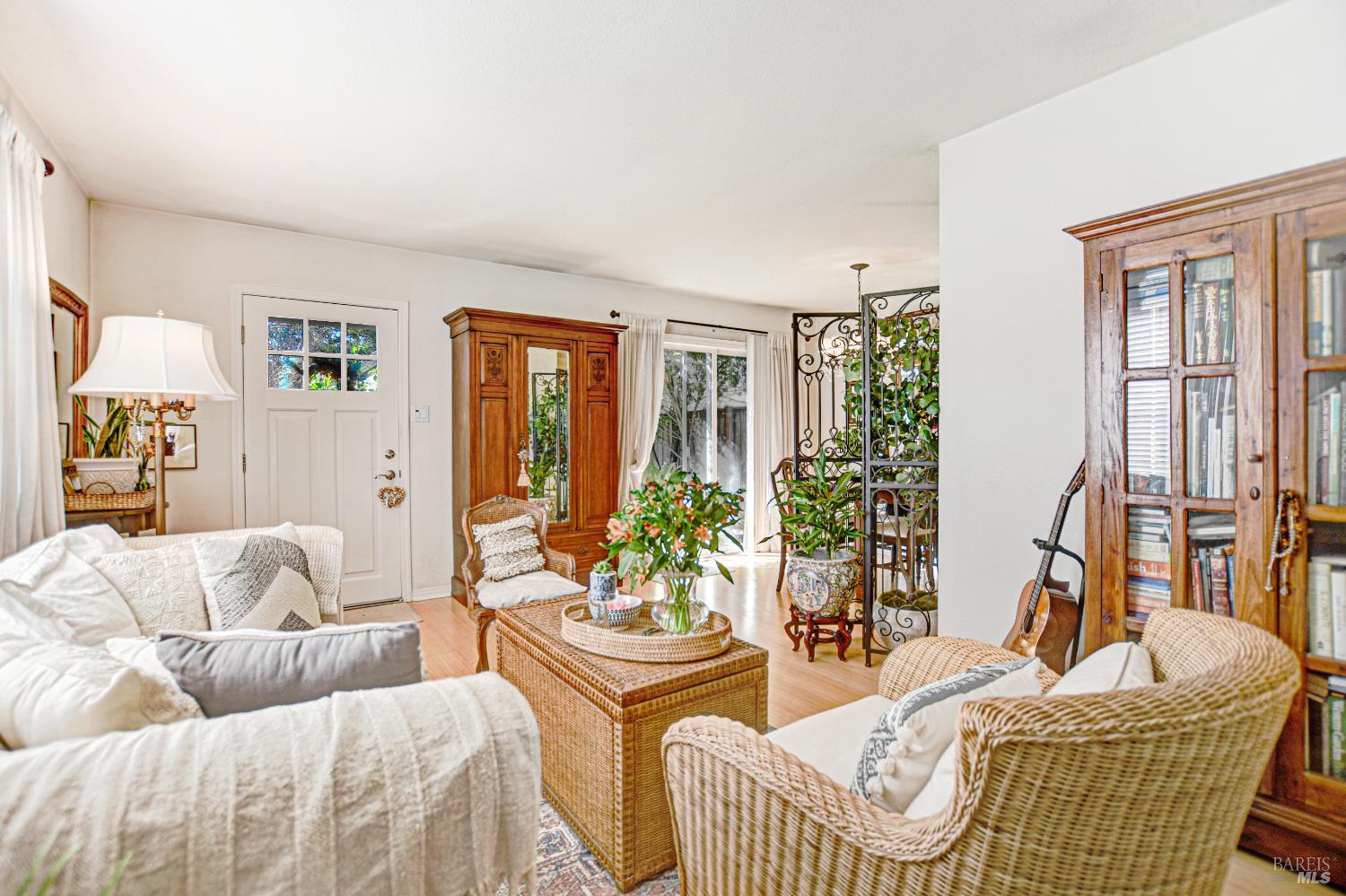 1574 Yardley Street Santa Rosa CA 95403