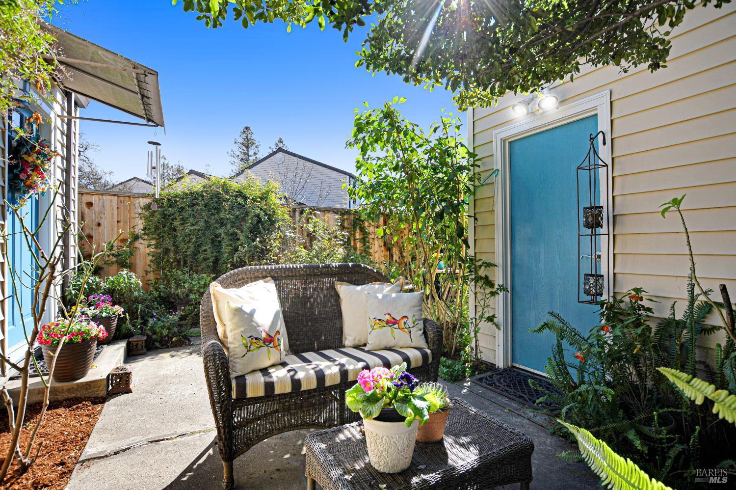 1574 Yardley Street Santa Rosa CA 95403