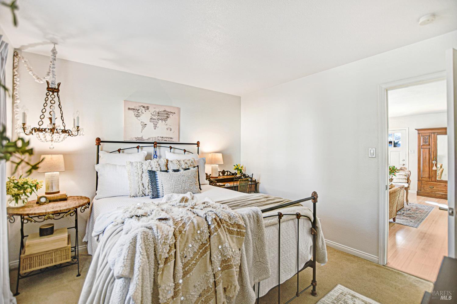 1574 Yardley Street Santa Rosa CA 95403