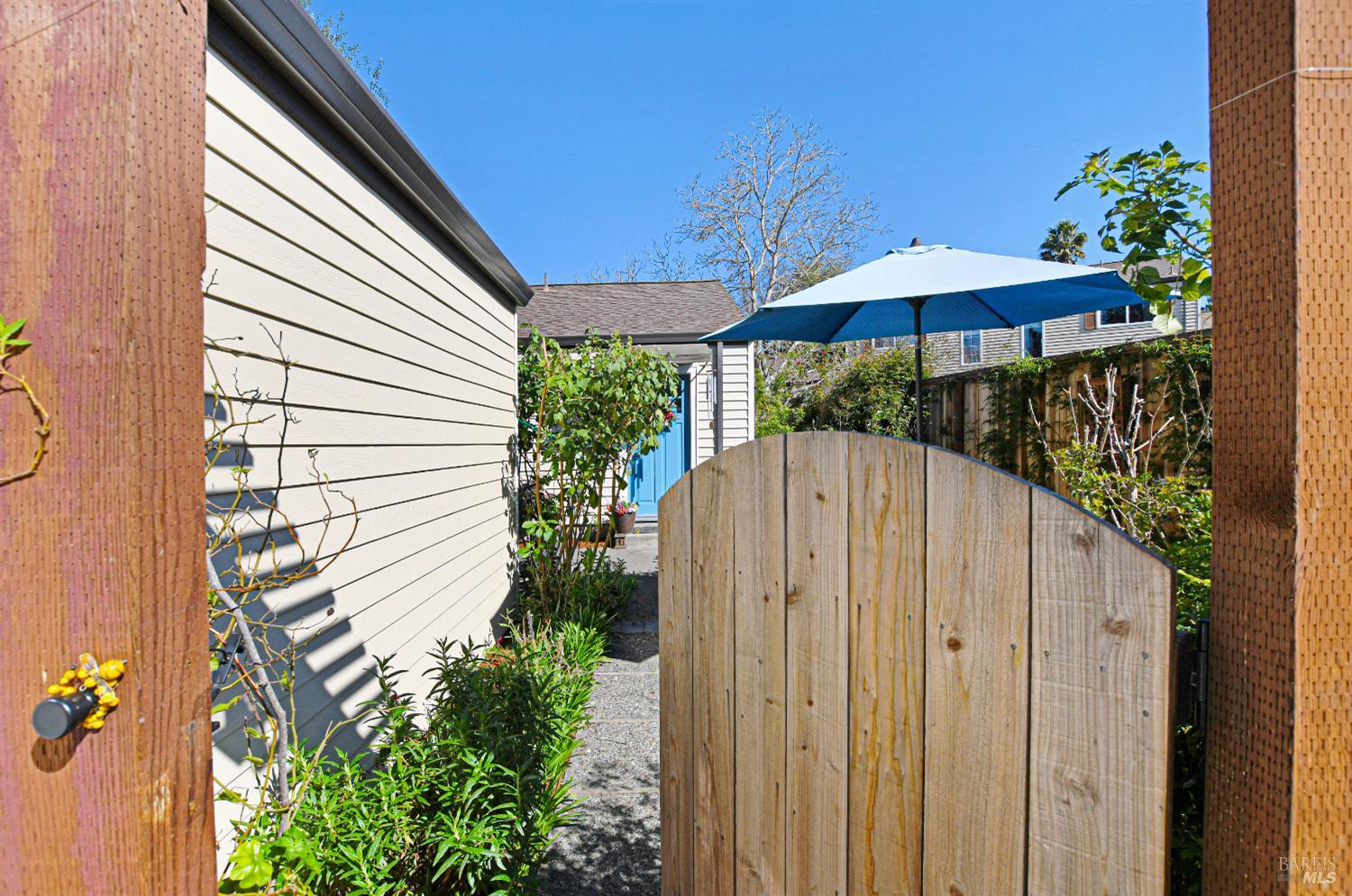 1574 Yardley Street Santa Rosa CA 95403