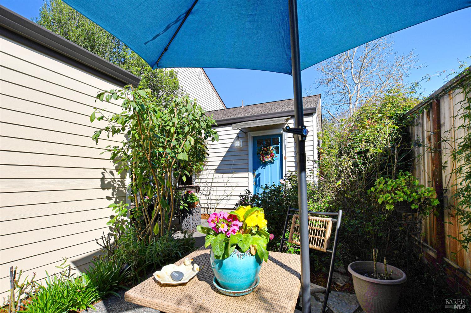 1574 Yardley Street Santa Rosa CA 95403