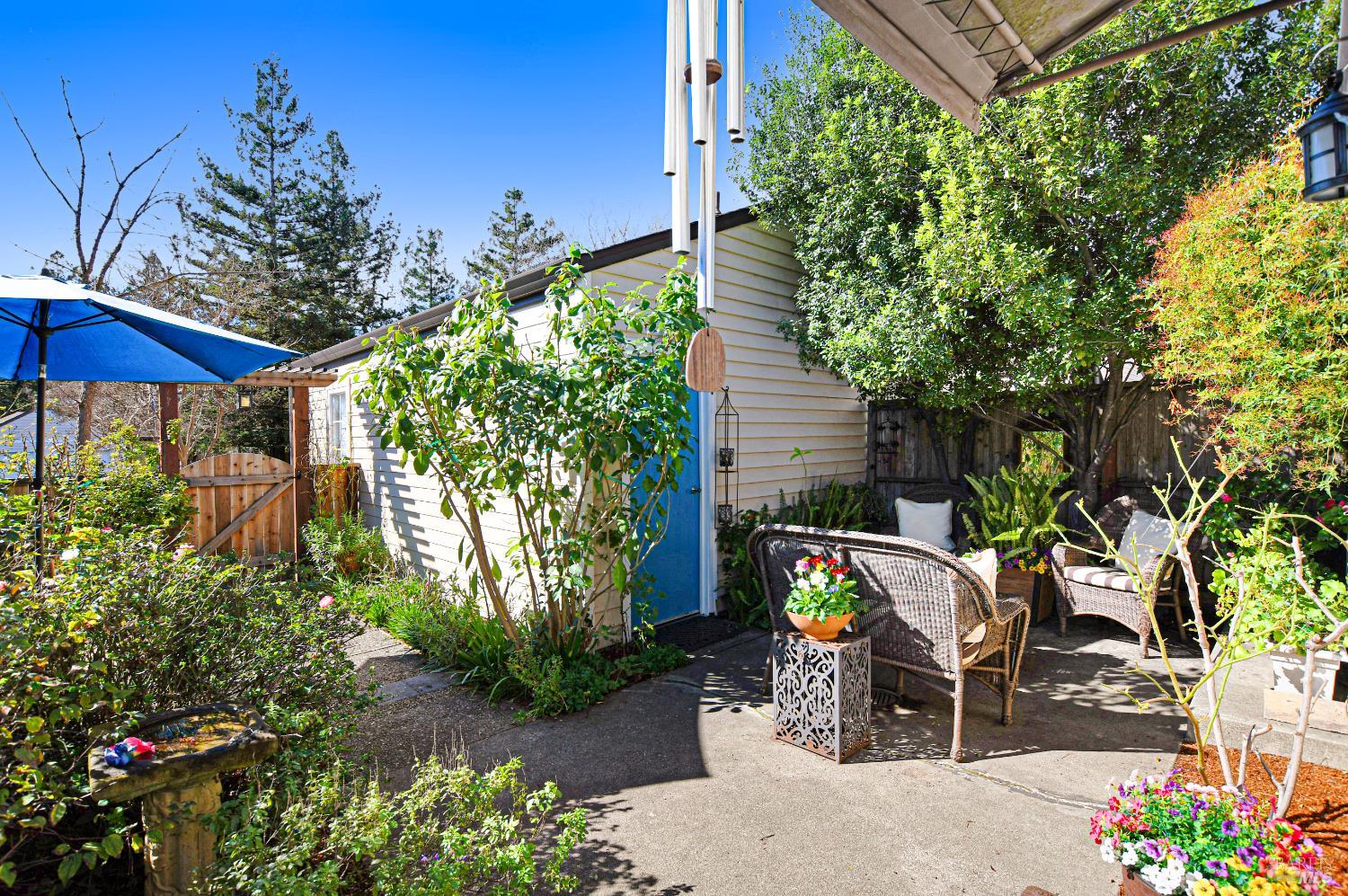 1574 Yardley Street Santa Rosa CA 95403