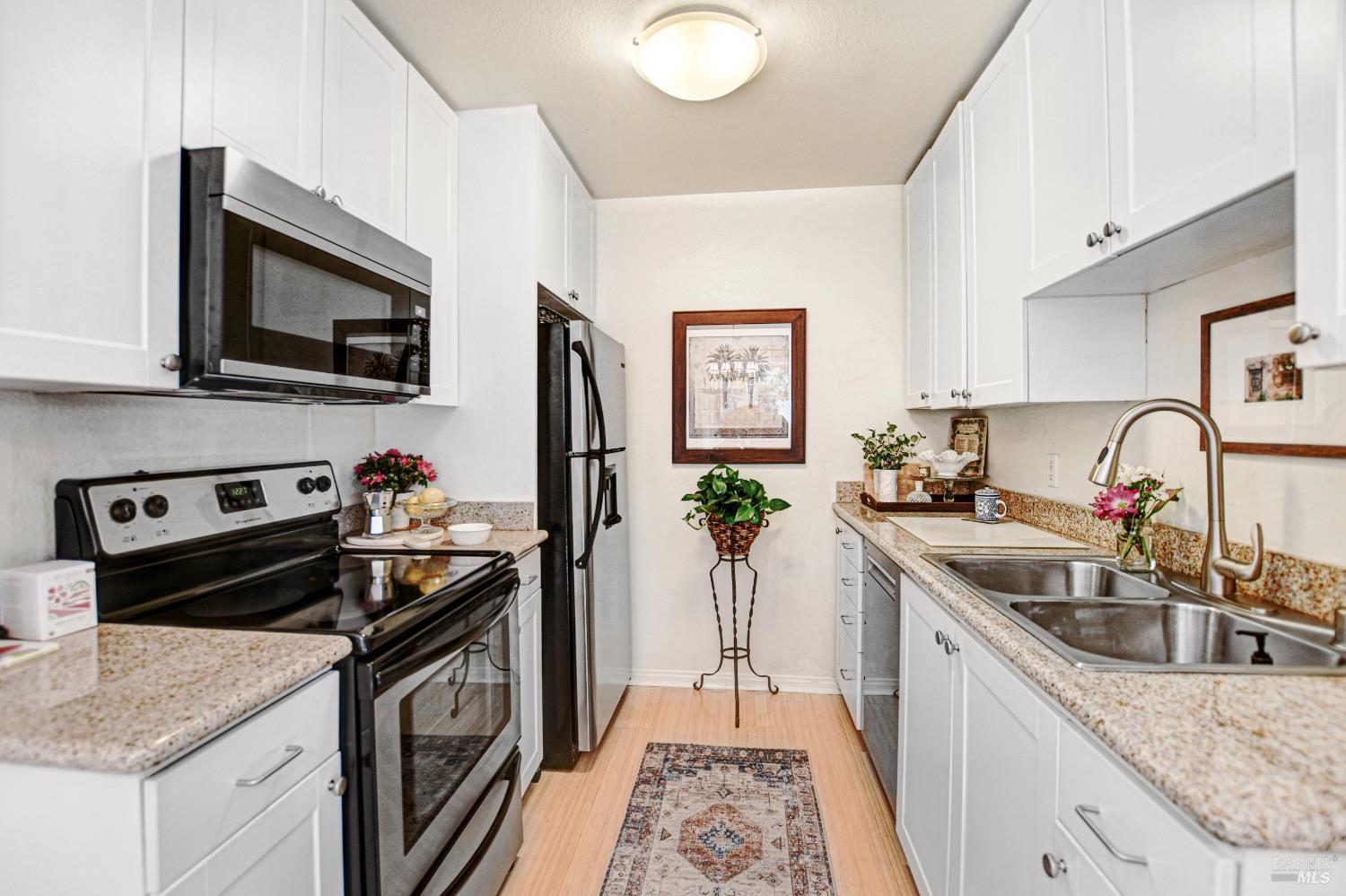 1574 Yardley Street Santa Rosa CA 95403